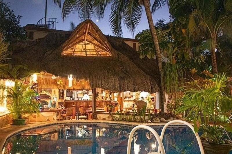 Готель Cocos Cabanas 3*