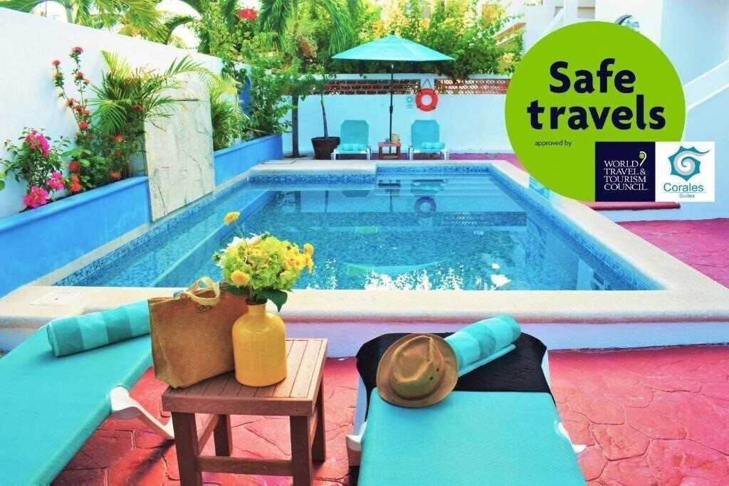 Отель Corales Suites 3*