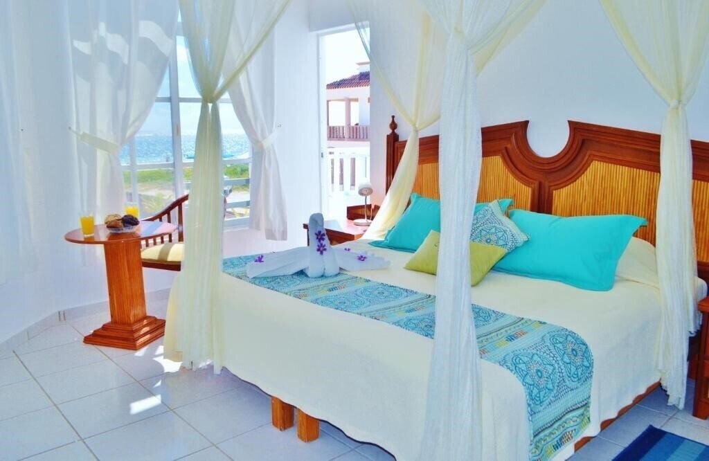 Фото Corales Suites 3*