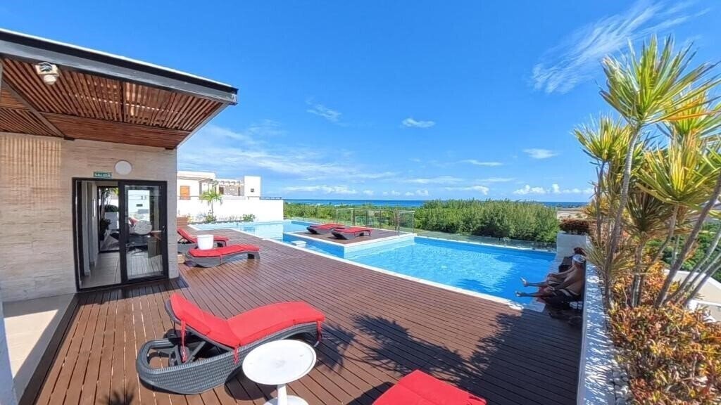 Готель Grand Fifty Suites 4*