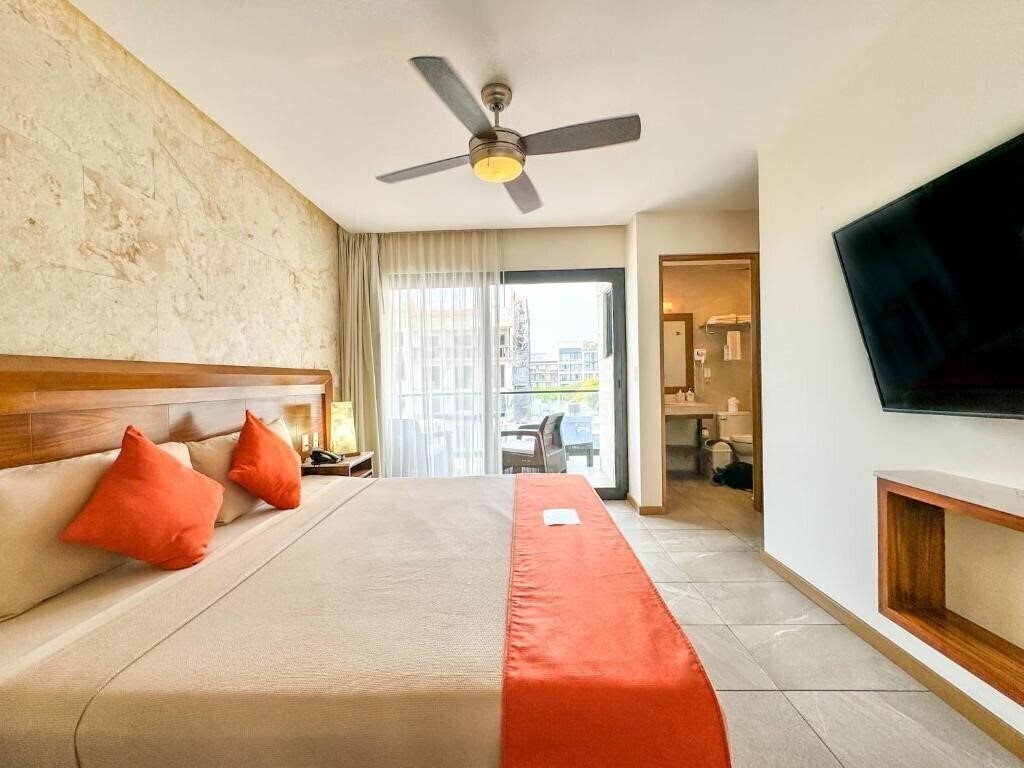 Фотографія Grand Fifty Suites 4*