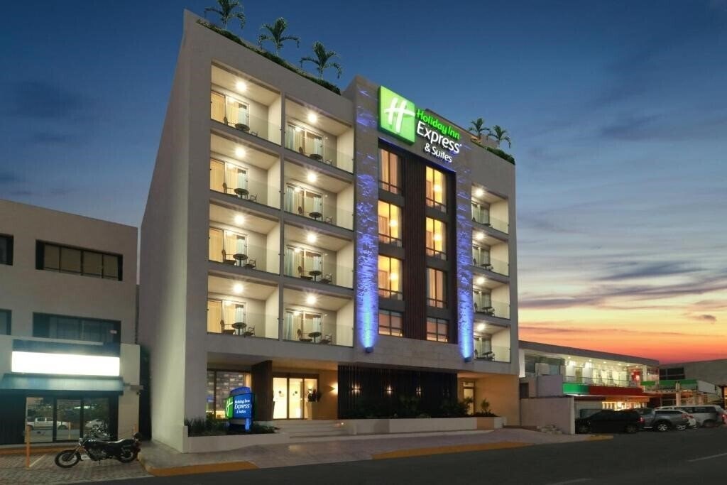 Готель Holiday Inn Express Playa Del Carmen 3*