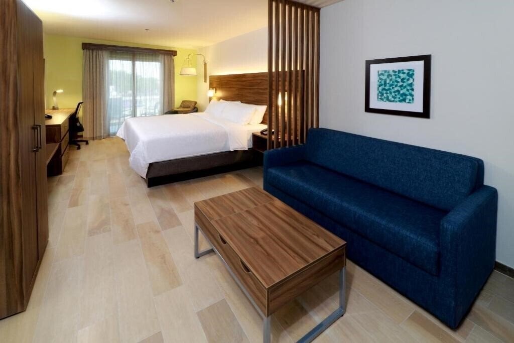 Зображення Holiday Inn Express Playa Del Carmen 3*