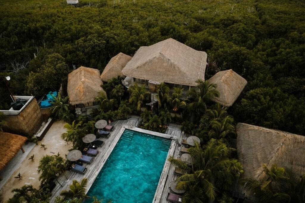 Готель The Radhoo Adults Only 4*
