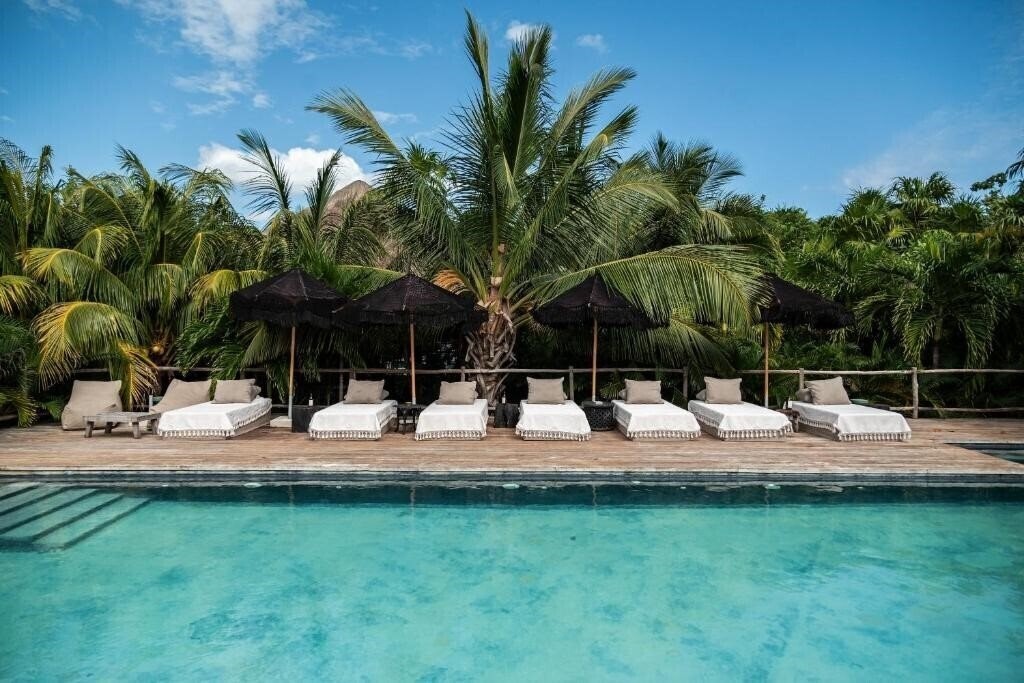 Зображення The Radhoo Adults Only 4*