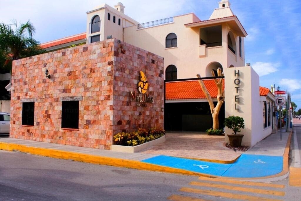 Отель Nautilus 3*