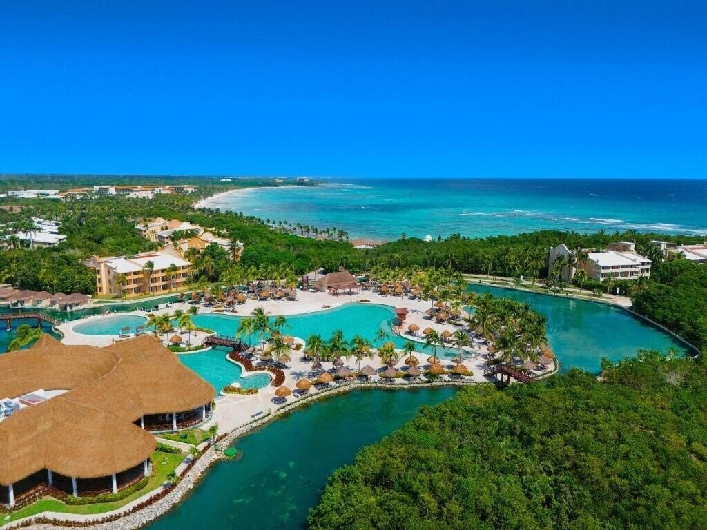 Отель Grand Palladium White Sand Resort & SPA 5*