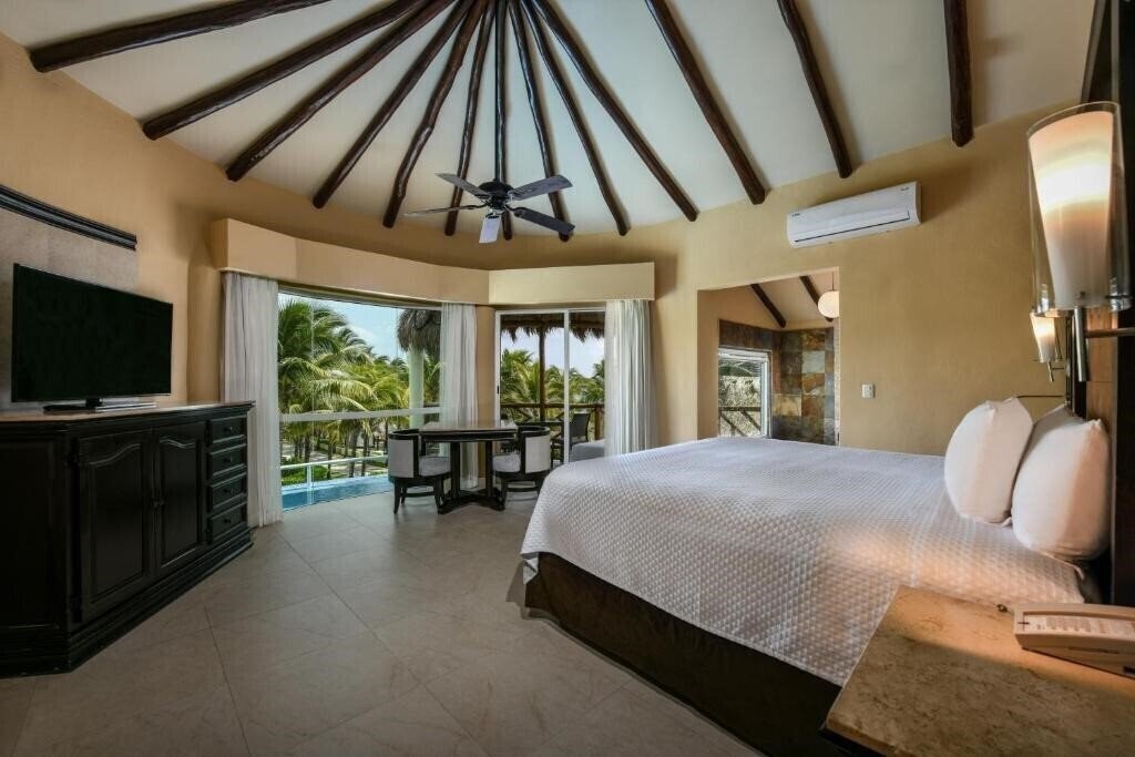 Готель El Dorado Casitas Royale 5*