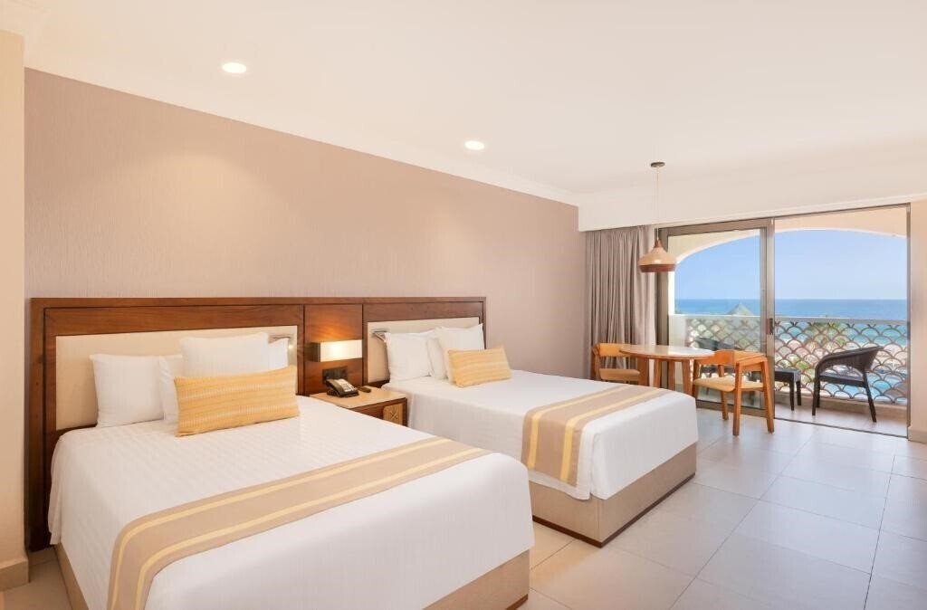 Фото Royal Solaris Los Cabos 4*