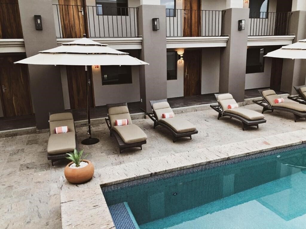 Готель Six Two Four Hotel 3*