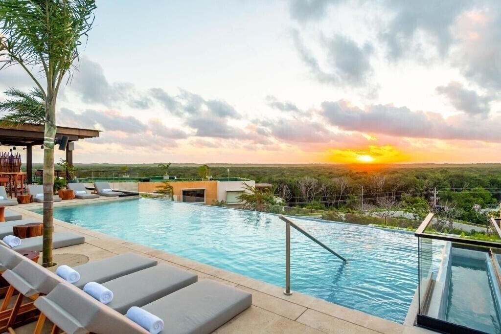Отель Aloft Tulum 4*