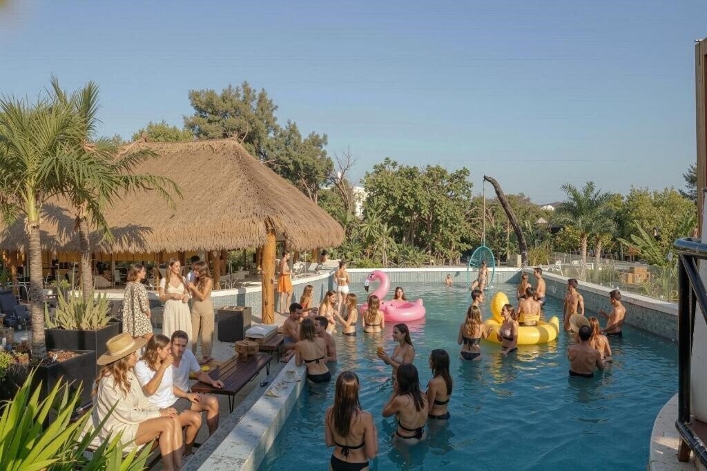 Отель Mayan Monkey Hotel Hostel Tulum 2*
