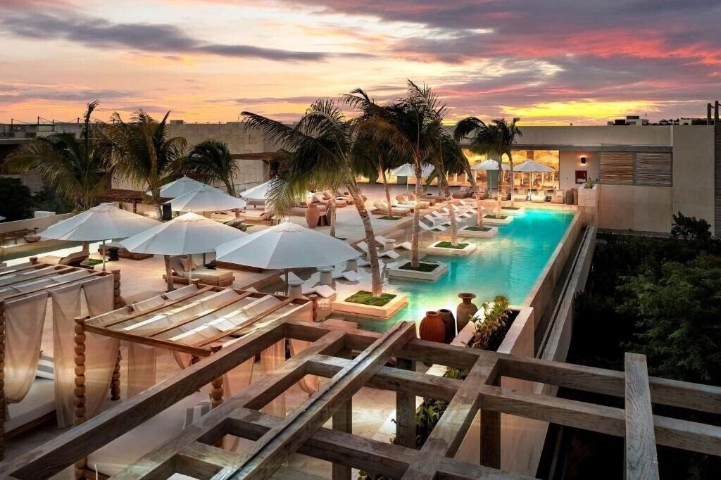 Отель Motto By Hilton Tulum 4*