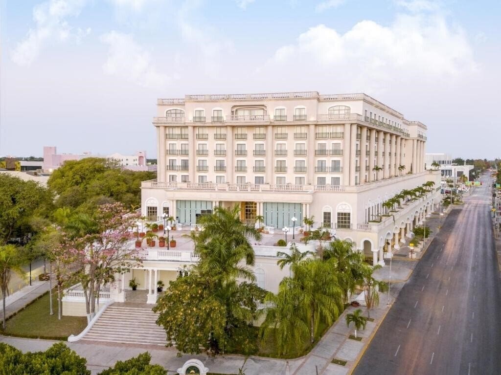 Отель Fiesta Americana Merida 5*