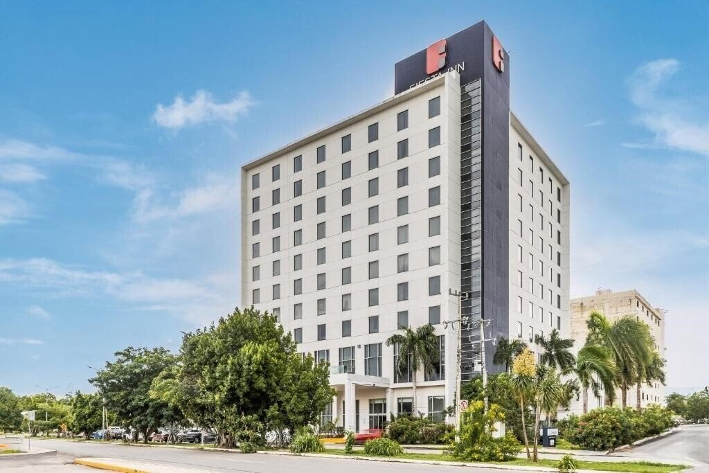 Готель Fiesta Inn Merida 4*