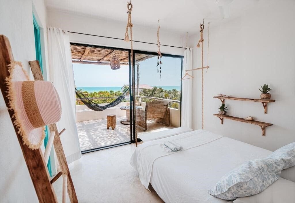 Отель Lunarena Boutique Beach Hotel 3*
