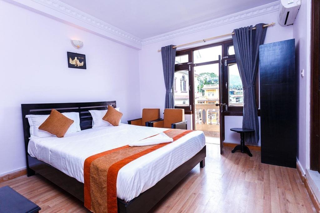 Отель Alliance Hotel 3*