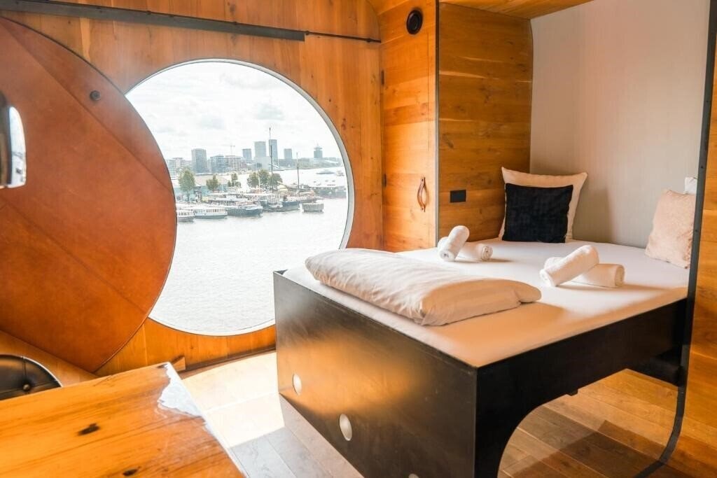 Фото Amstel Botel 3*