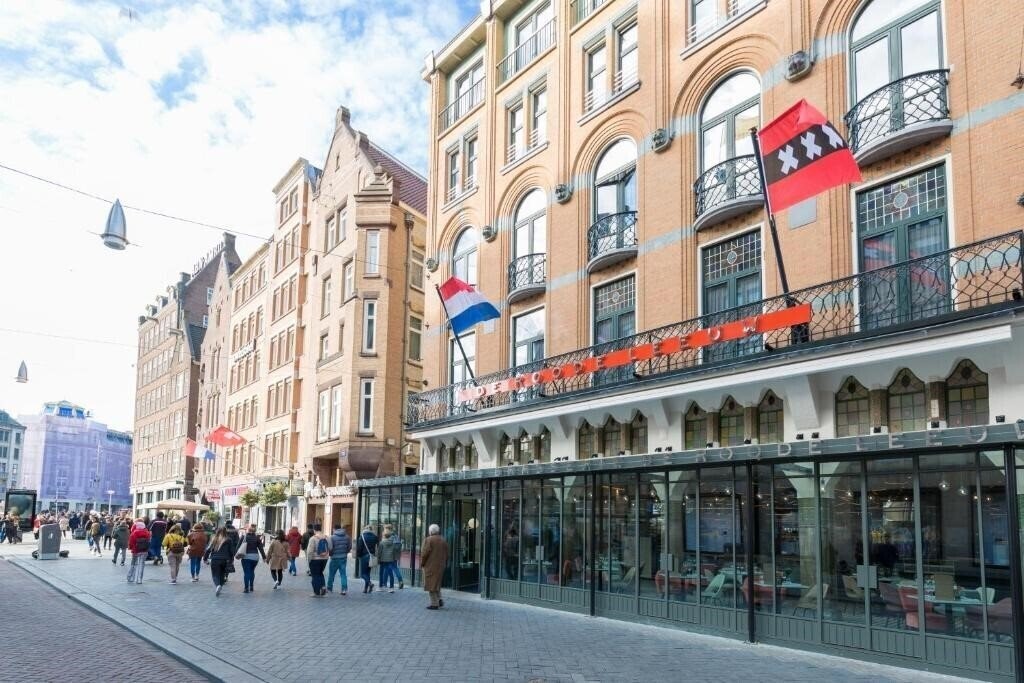Отель Amsterdam De Roode Leeuw 4*
