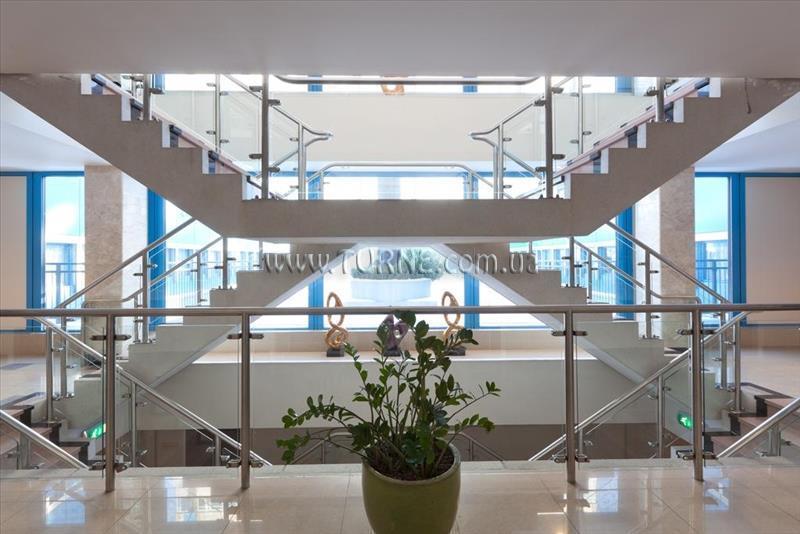 Фотография Best Western Plus Hotel Blue Square 4*