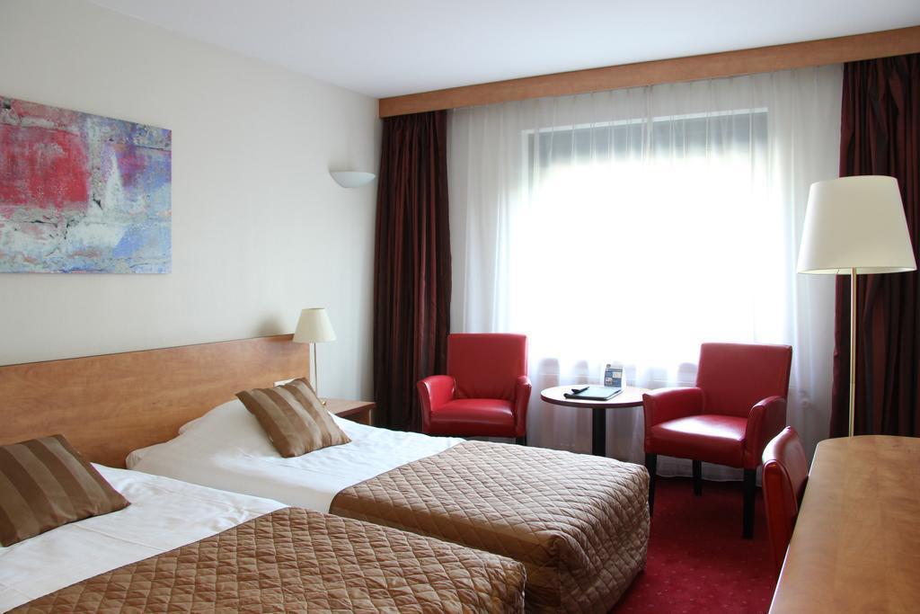 Отель Best Western Amsterdam Airport 4*