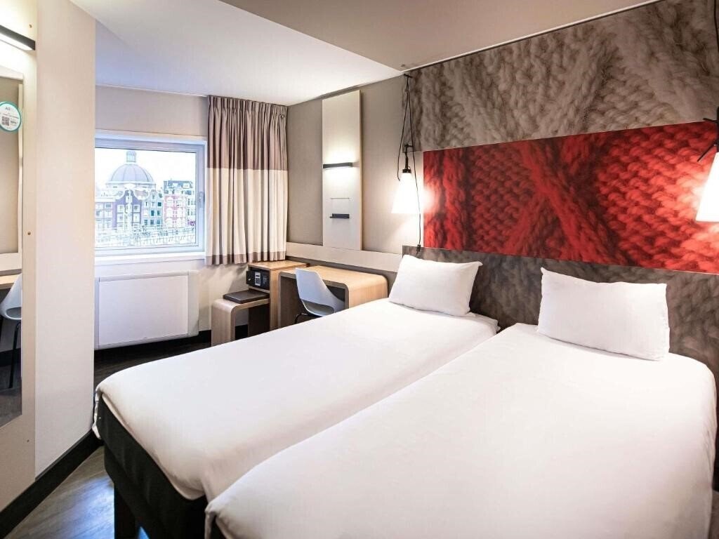 Зображення Ibis Amsterdam Centre 3*