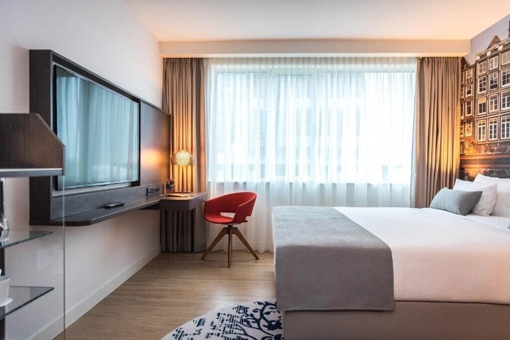 Отель Steigenberger Airport Hotel 4*