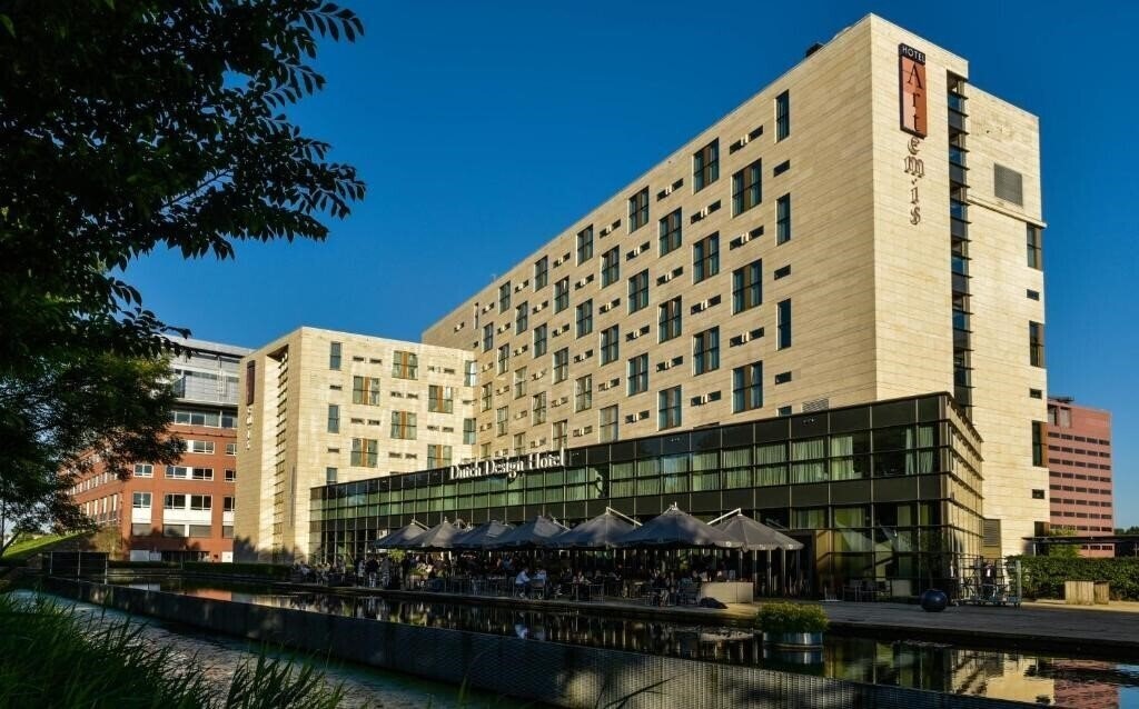 Отель Dutch Design Hotel Artemis 4*
