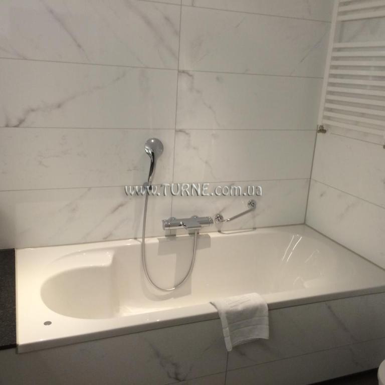 Готель Schiphol A4 4*