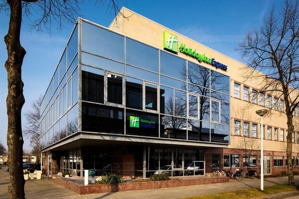 Готель Holiday Inn Express Amsterdam - South 3*