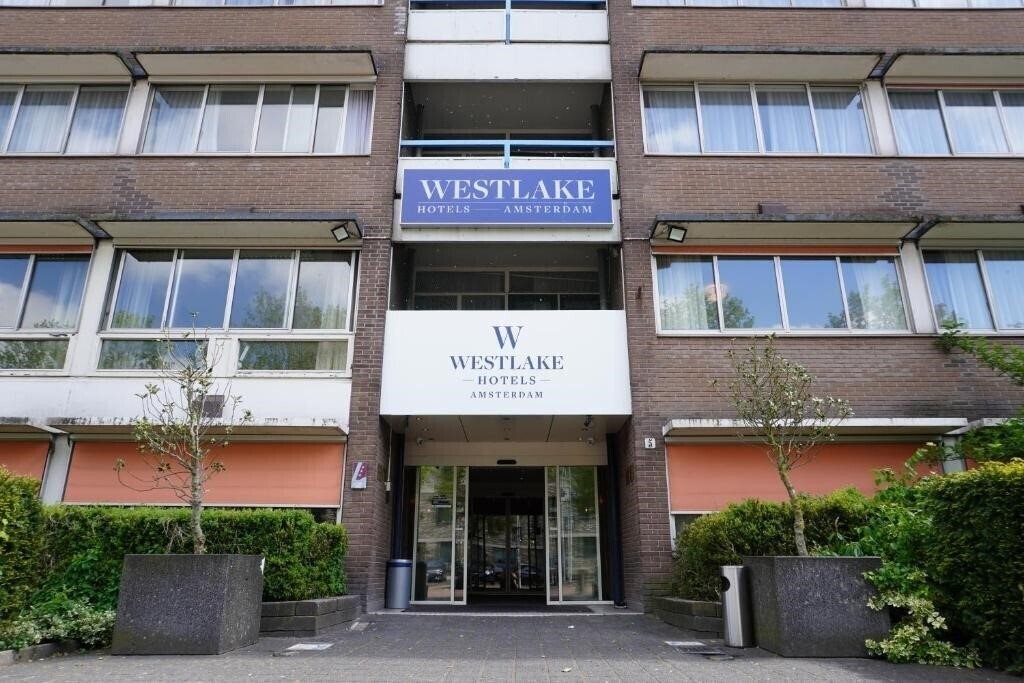Готель New West Inn 3*