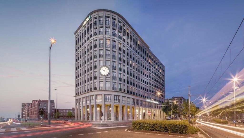 Готель Amadi Panorama 4*