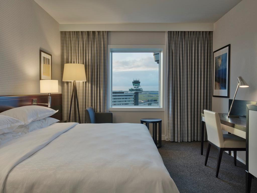 Готель Sheraton Amsterdam Airport Schiphol 4*