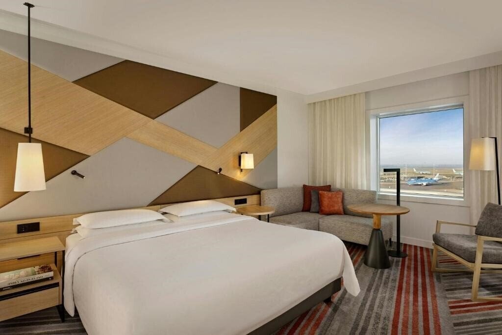Готель Sheraton Amsterdam Airport Schiphol 4*