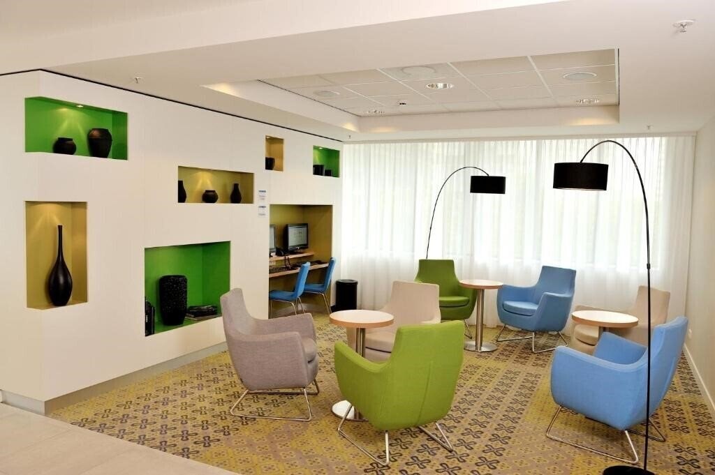 Зображення Holiday Inn Express Arena Towers 3*