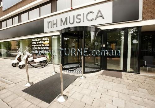 Готель NH Musica 4*