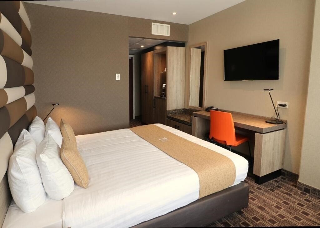 Фотографія Xo Hotels Blue Tower 4*