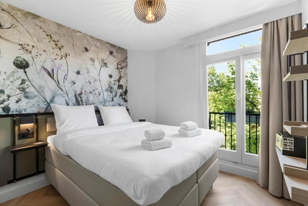 Отель Dutch Design Hotel Vondelpark 3*