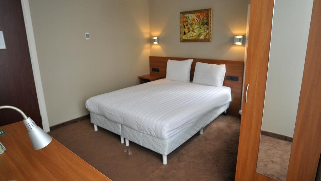 Готель Dutch Design Hotel Vondelpark (ex. Central Park) 3*