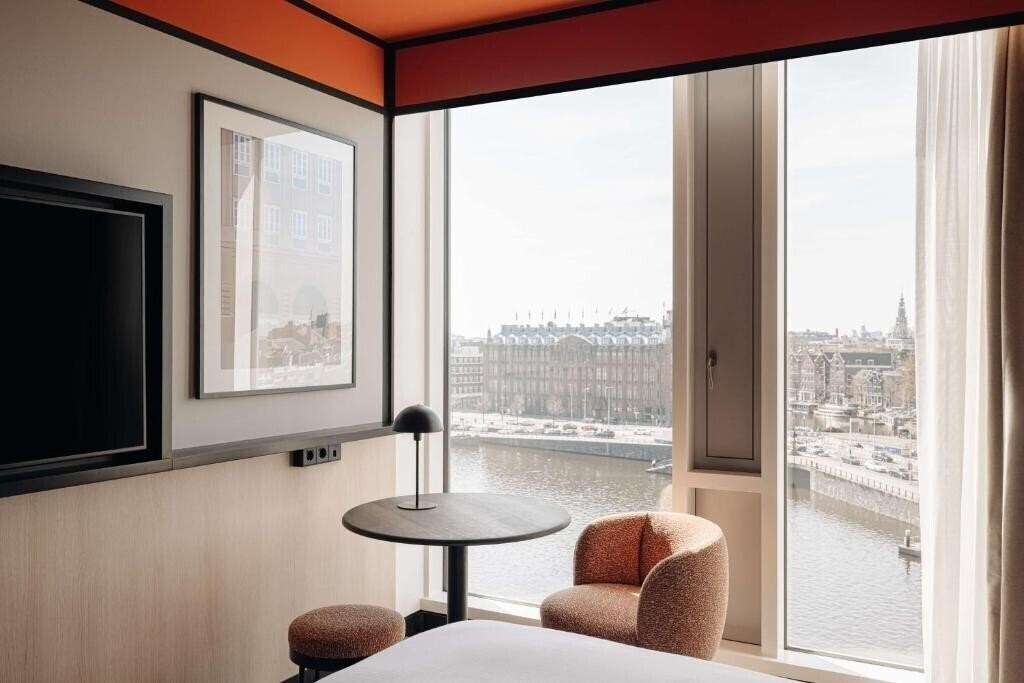 Фотография DoubleTree by Hilton Amsterdam Centraal Station 4*