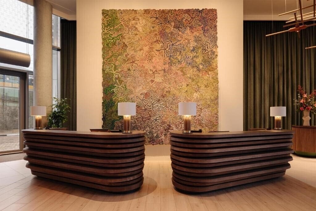 Фотографія DoubleTree by Hilton Amsterdam Centraal Station 4*