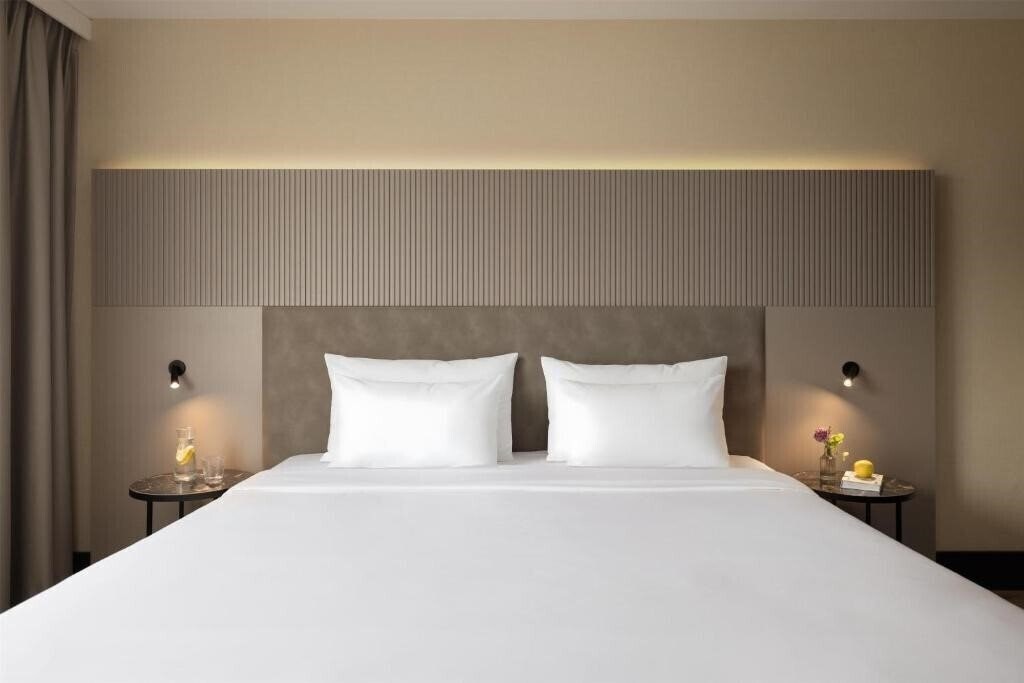Отель NH Amsterdam Schiphol Airport 4*