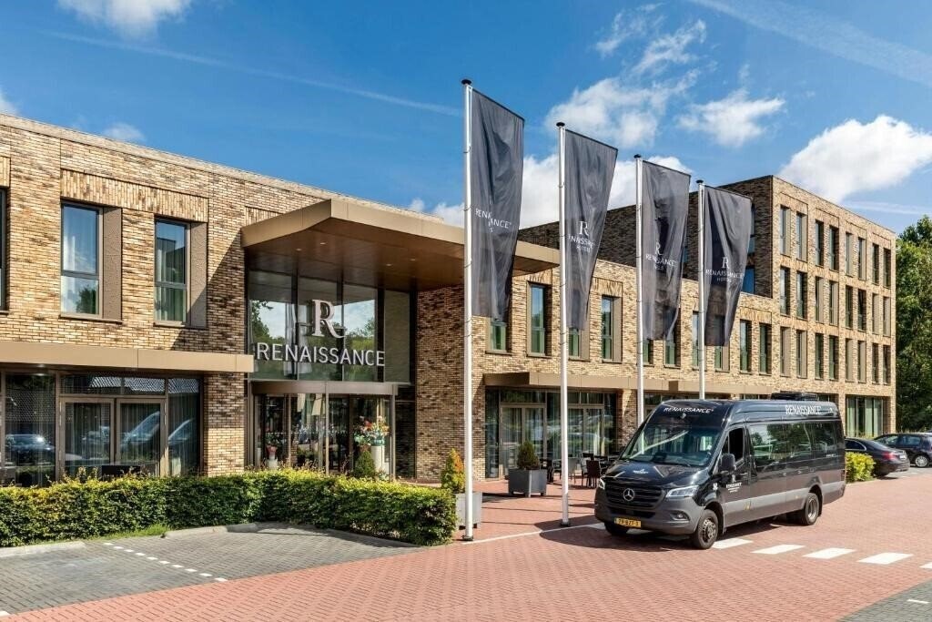 Отель Renaissance Amsterdam Schiphol Airport Hotel 4*