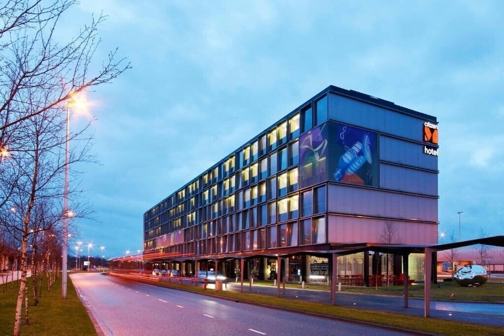 Отель Citizenm Schiphol Airport Hotel 4*