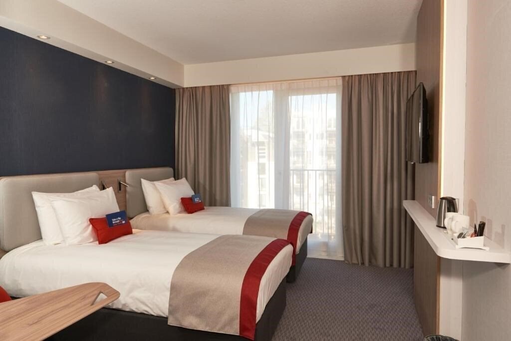 Фото Holiday Inn Express Amsterdam - City Hall by IHG 3*
