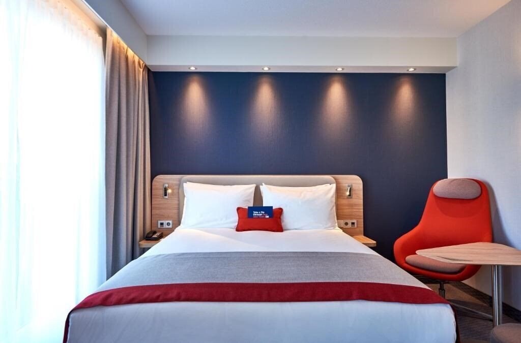 Фотографія Holiday Inn Express Amsterdam - City Hall by IHG 3*