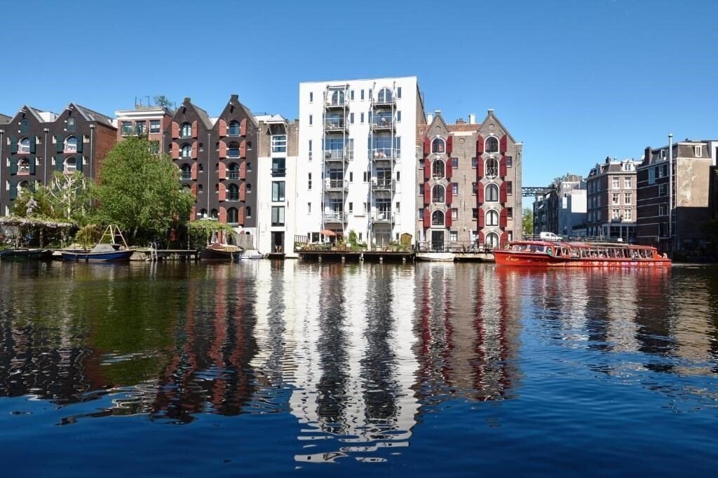 Готель Holiday Inn Express Amsterdam - City Hall by IHG 3*