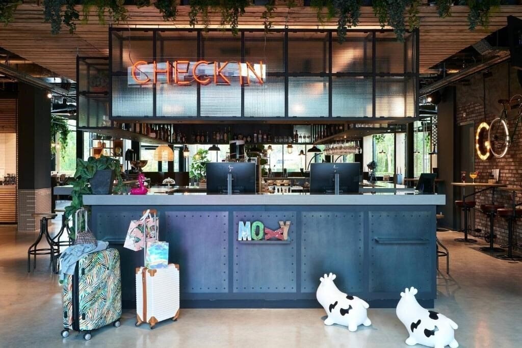 Отель Moxy Amsterdam Schiphol Airport 3*