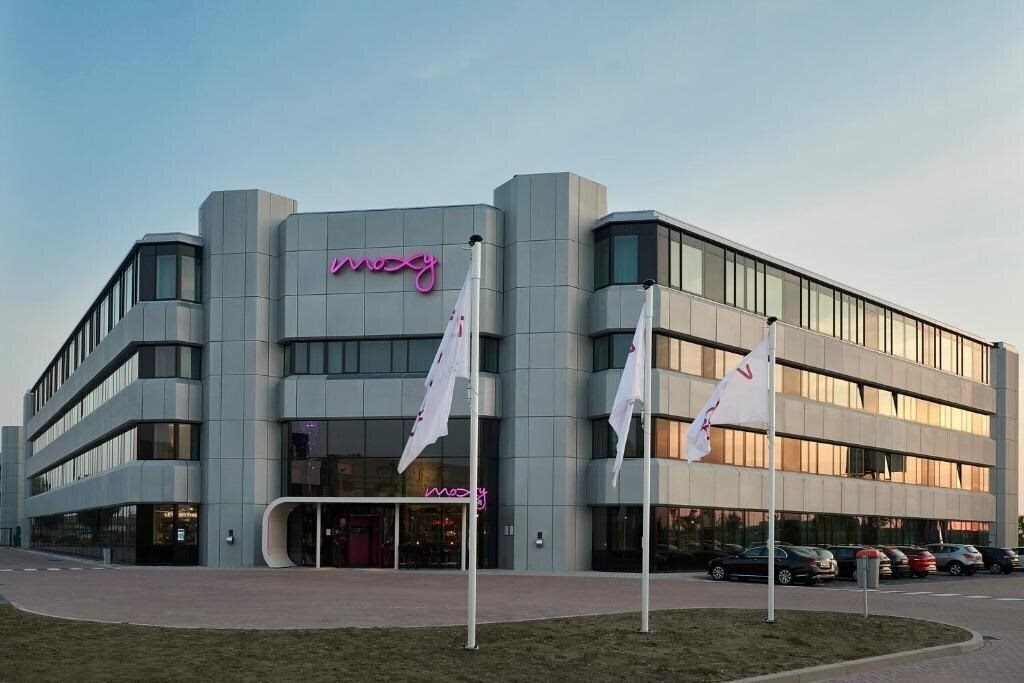 Фото Moxy Amsterdam Schiphol Airport 3*