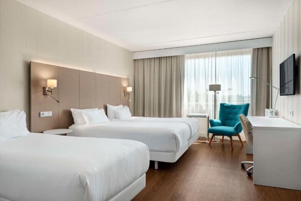Фото NH Schiphol Airport 4*